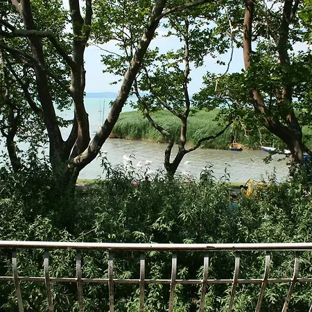 Next To The Beach 아파트 *